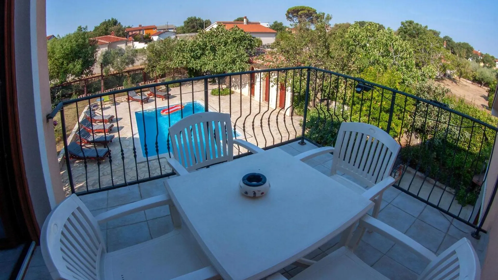 Erdgeschosswohnung Fuer 7 Personen Liznjan 0*,  Croatia