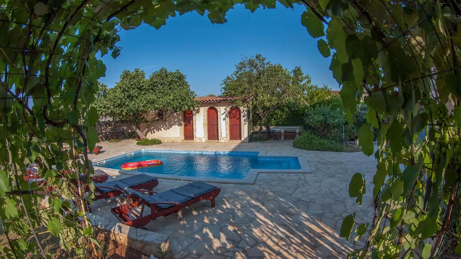 Holiday home Erdgeschosswohnung Fuer 7 Personen Liznjan Croatia