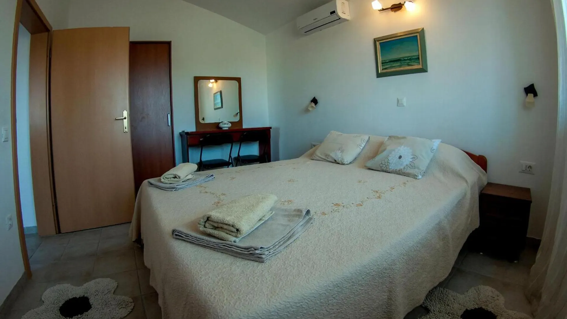 Erdgeschosswohnung Fuer 7 Personen Liznjan Holiday home