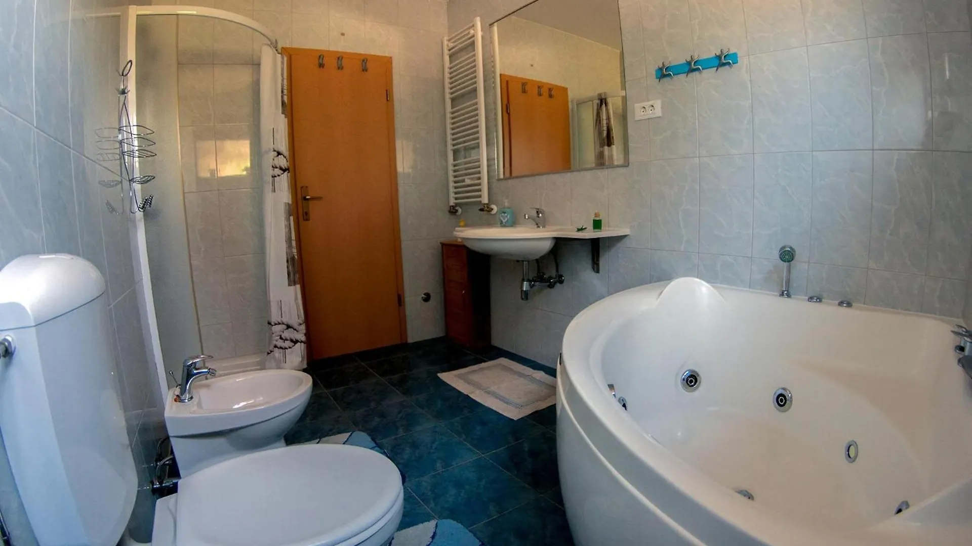Erdgeschosswohnung Fuer 7 Personen Liznjan Holiday home